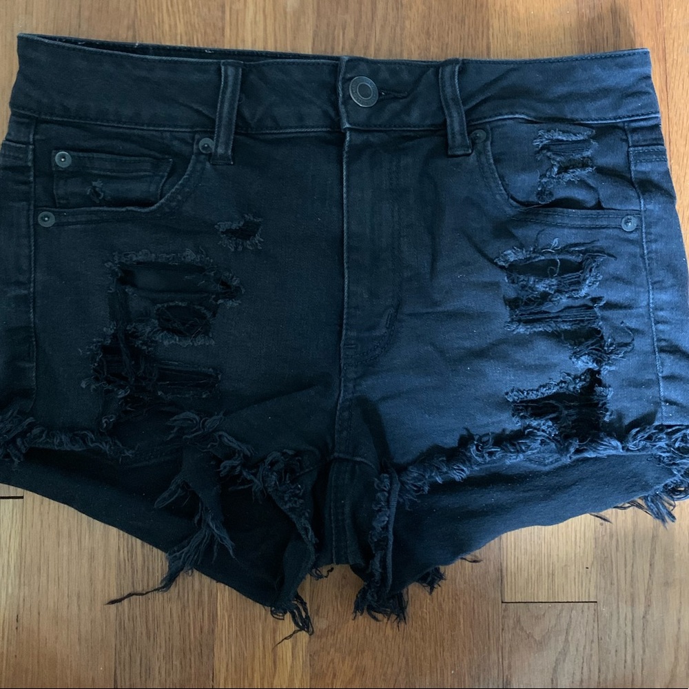 BLACK AMERICAN EAGLE DISTRESSED SHORTS